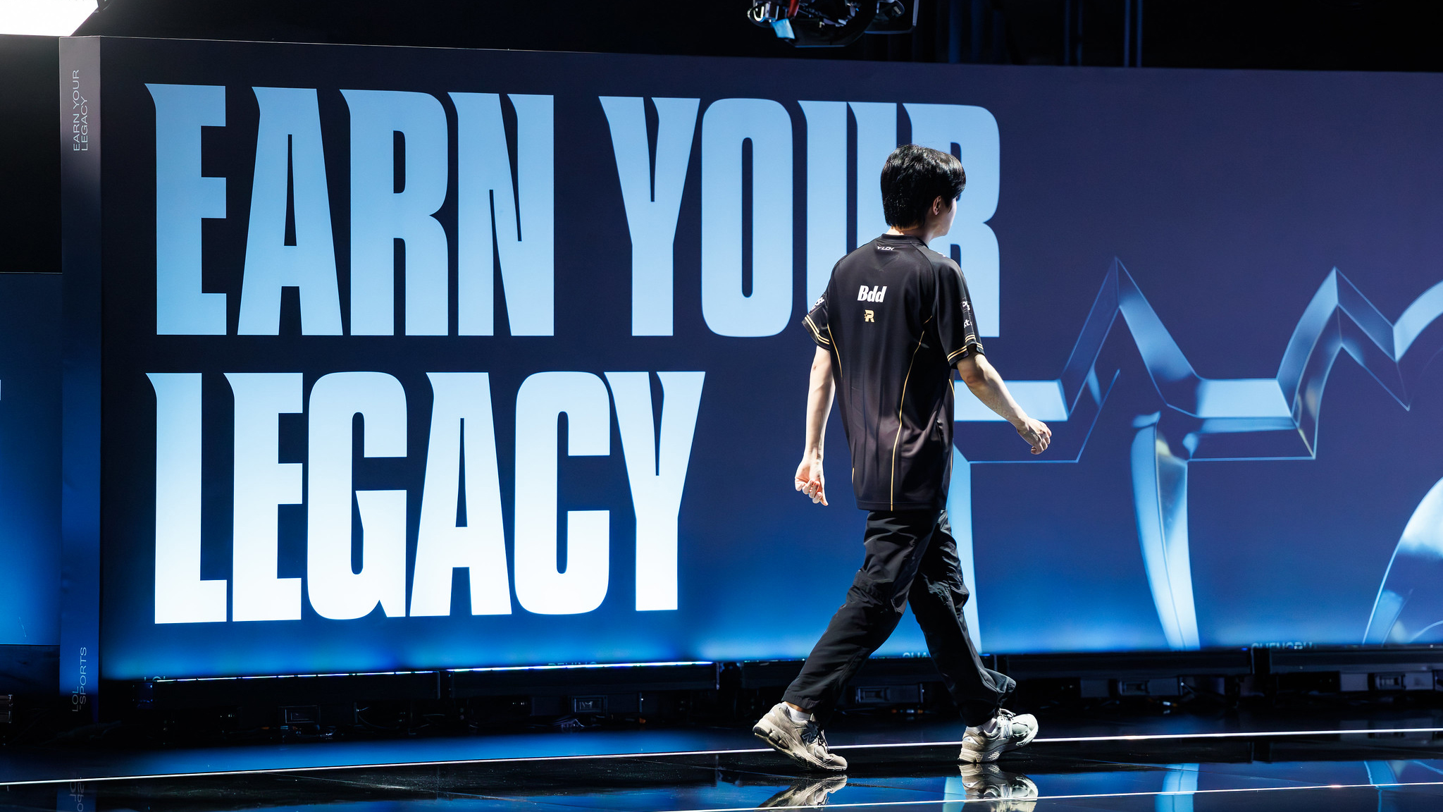 Riot Worlds 25 visual 10.