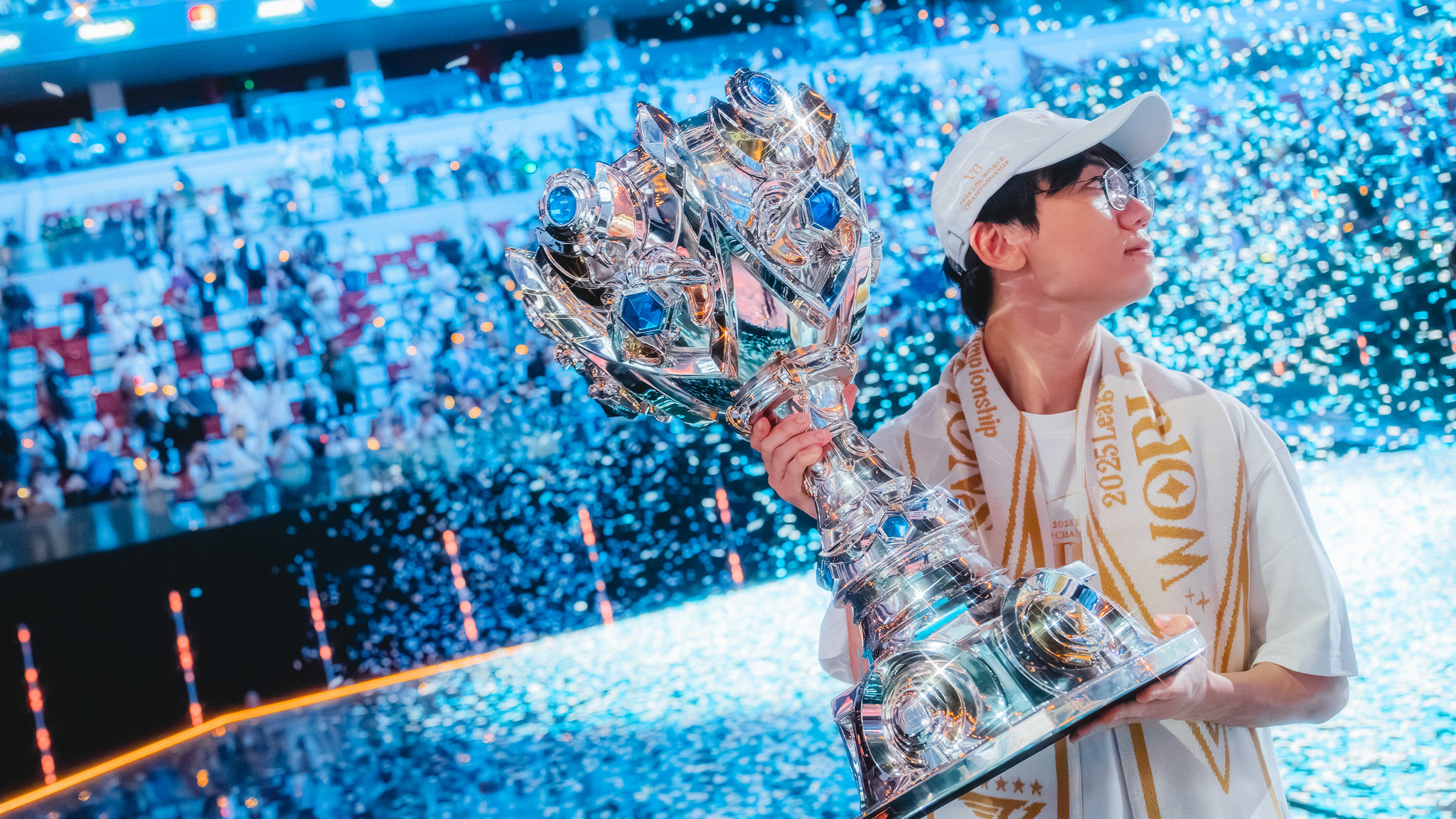 Riot Worlds 25 visual 23.